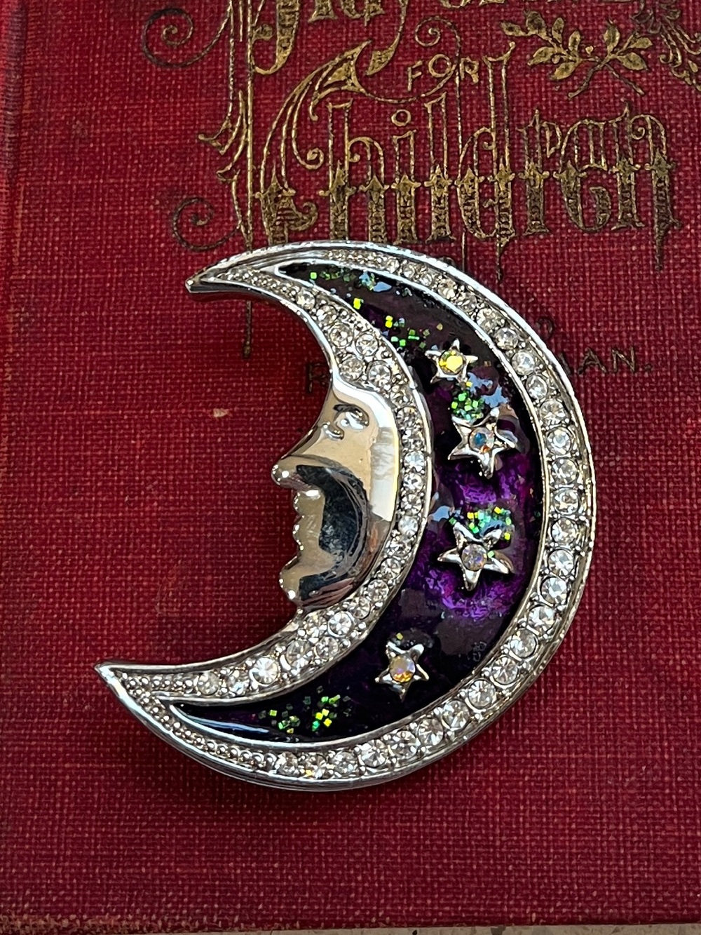 Kirks Folly-style Silver/Purple Crescent Man in the Moon Brooch